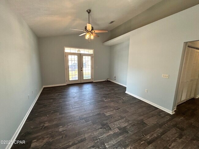 Foto del edificio - 2612 Oakmont Dr