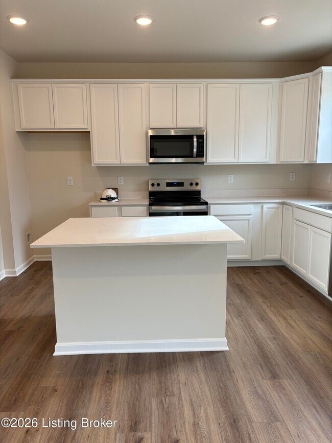 Foto del edificio - 2013 Lyndon Green Cir