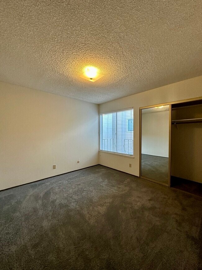 Foto del edificio - 228 North Willard-