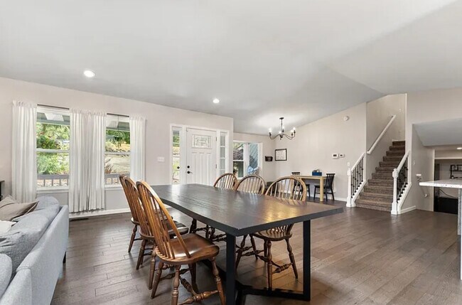 Foto del edificio - 5922 43rd Ave NW