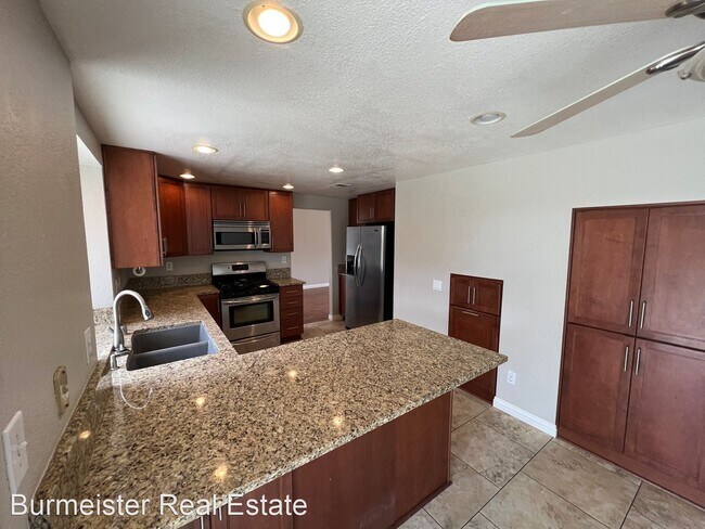 Foto del edificio - 3 br, 2 bath House - 5064 Summerhill Dr