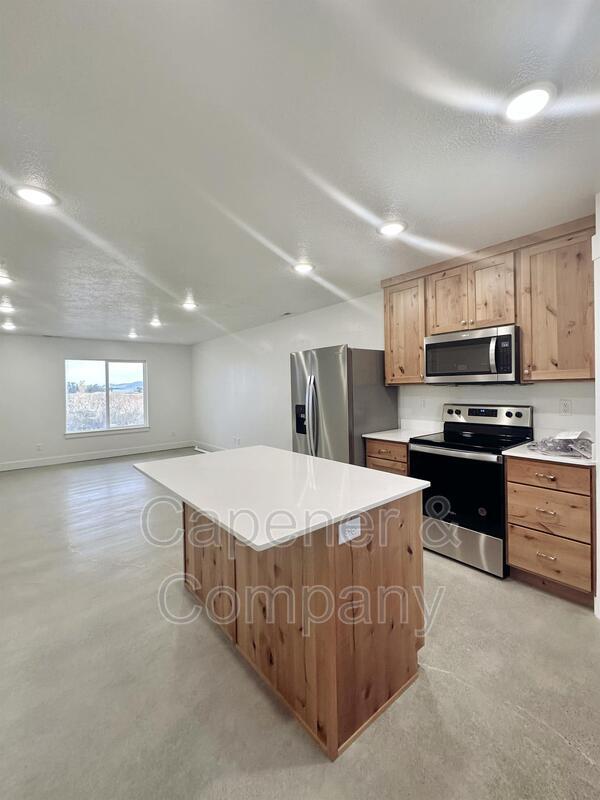 Primary Photo - 479 N 2900 W