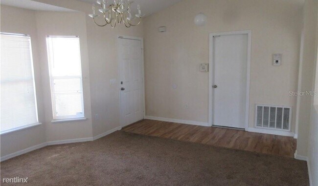 Building Photo - 255 Lobelia Dr