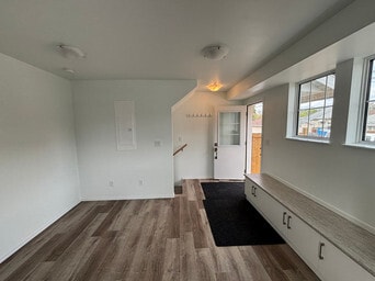 Photo du bâtiment - 11820-11861 61 St NW