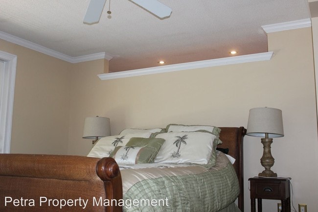 Building Photo - 1229 Sunset Ln