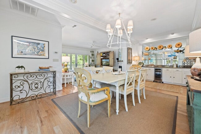 Foto del edificio - 49 Collins Meadow Dr