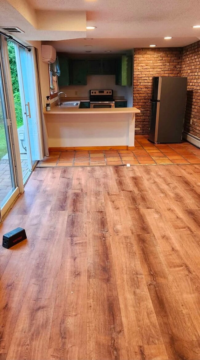 Foto del edificio - 84 Clapboard Ridge Rd