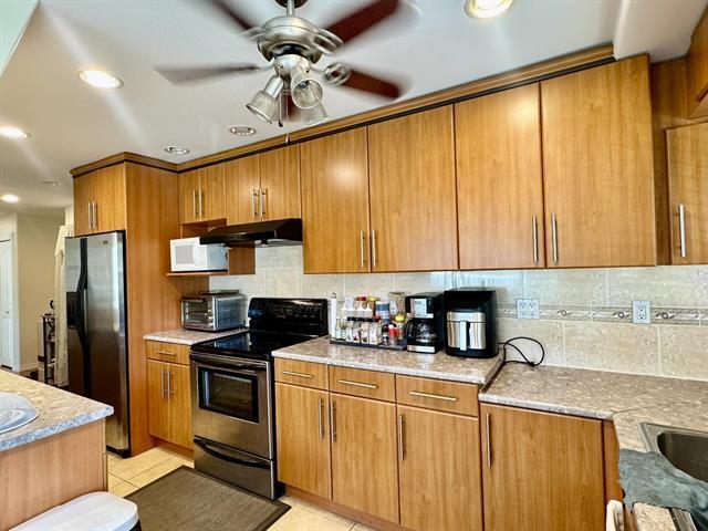 Building Photo - 815 Fourth Av