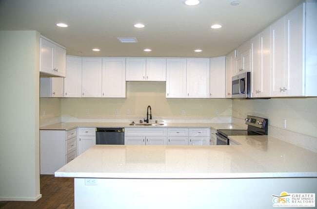 Building Photo - 13710 Cuyamaca Dr