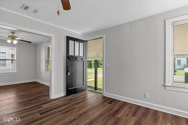 Foto del edificio - 245 E Elmwood St