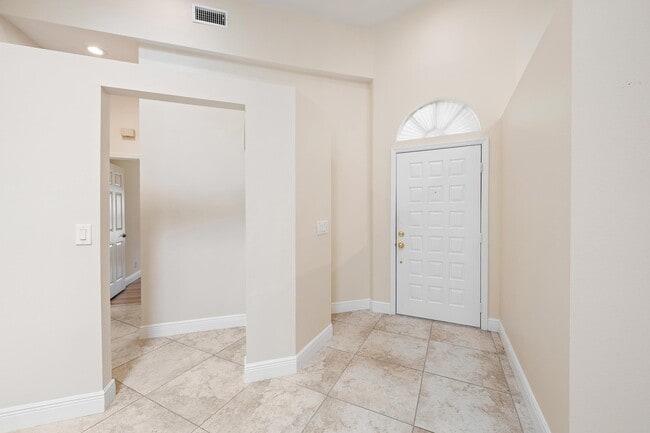 Foto del edificio - 1802 Rosewood Way