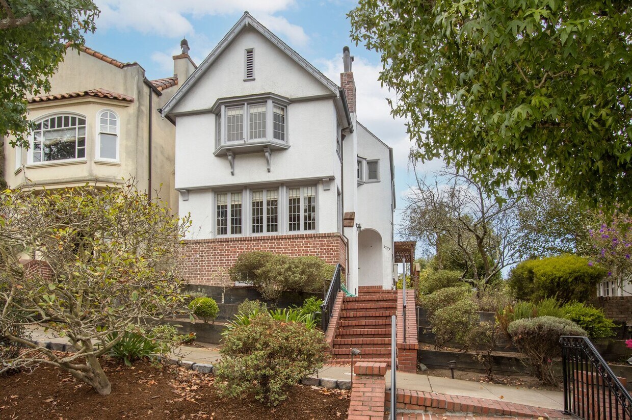Primary Photo - Windsor Terrace 3 Bedroom House