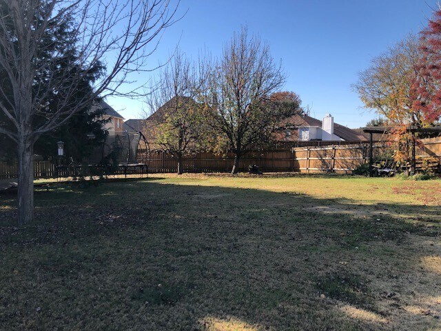 Building Photo - MOVE IN READY - 4 bedroom 3 bath - PLANO TX