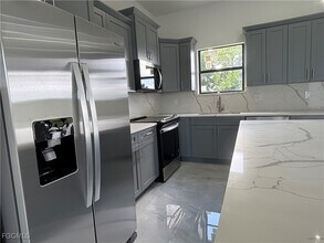 Building Photo - 358 Charwood Ave S