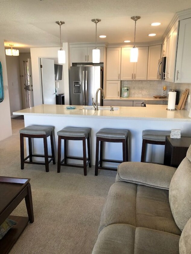 Primary Photo - Furnished 2 Bedroom 2 Bathroom Kihei Shore...