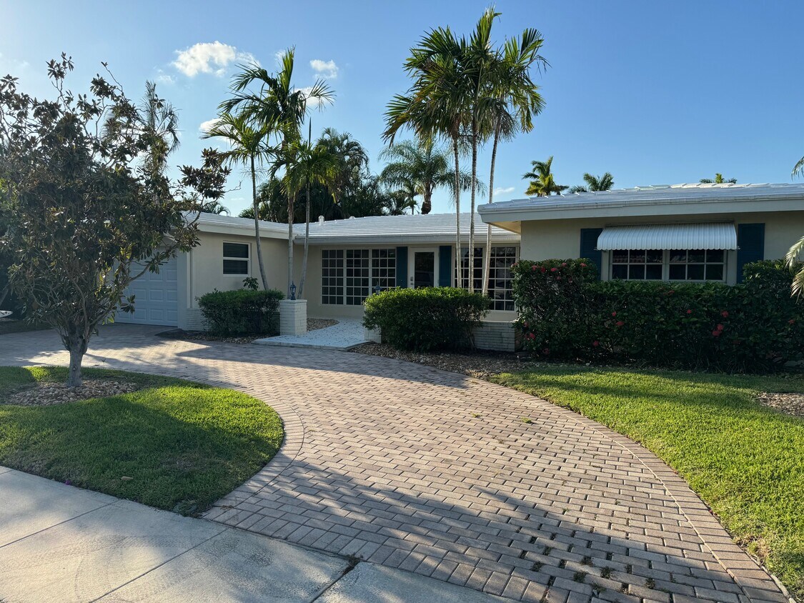 Foto principal - 371 SE 10th St