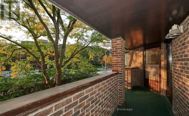 Building Photo - 10 Lofty Hill Way