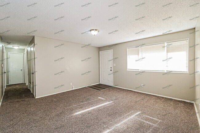 Foto del edificio - 8506 Crystal Ave