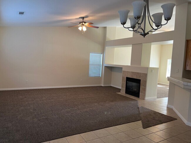 Foto del edificio - SW home with a pool! MOVE IN SPECIAL