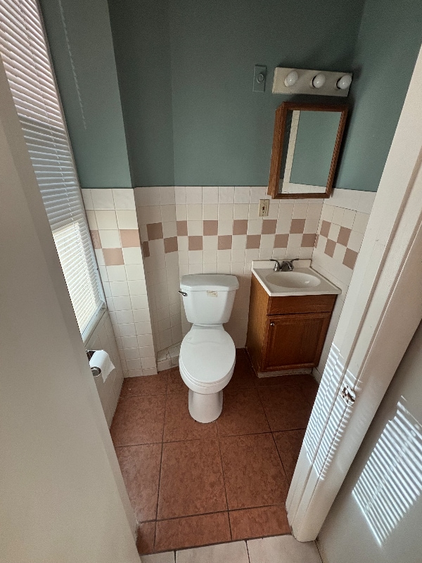 Building Photo - 1003 W Main St