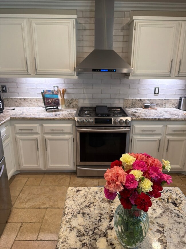 Building Photo - 42121 Delmonte St