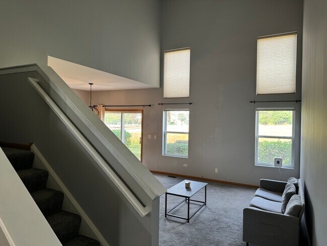 Foto del edificio - 16446 Newcastle Way