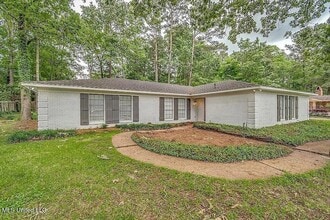 Building Photo - 132 Whippoorwill Rd