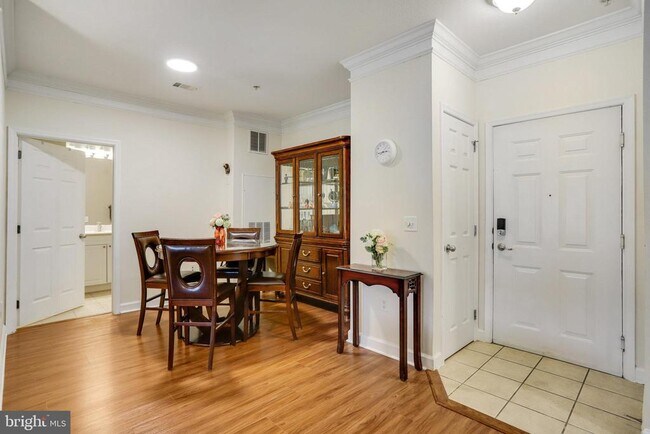 Foto del edificio - 501 Hungerford Dr