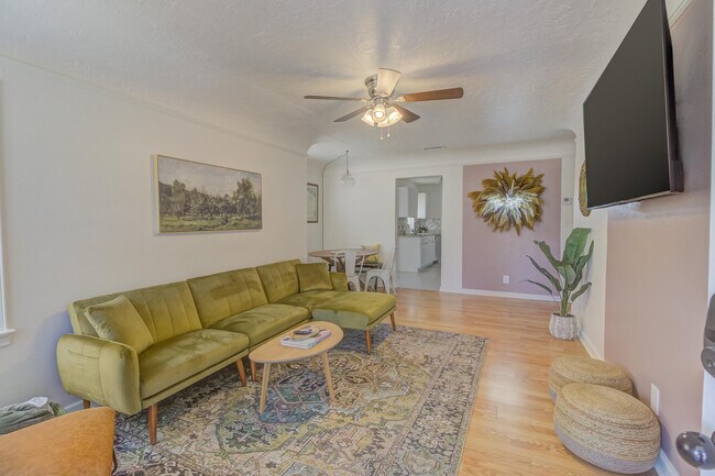 Foto del edificio - 3061 S 10th St