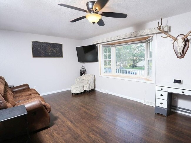 Foto del edificio - 4 Bedroom (2 non egress) 3 Bathroom home on the Westend!