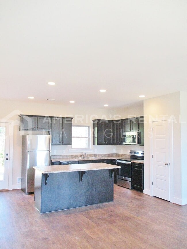 Building Photo - Town Home for Rent in Calera! Coming Soon!