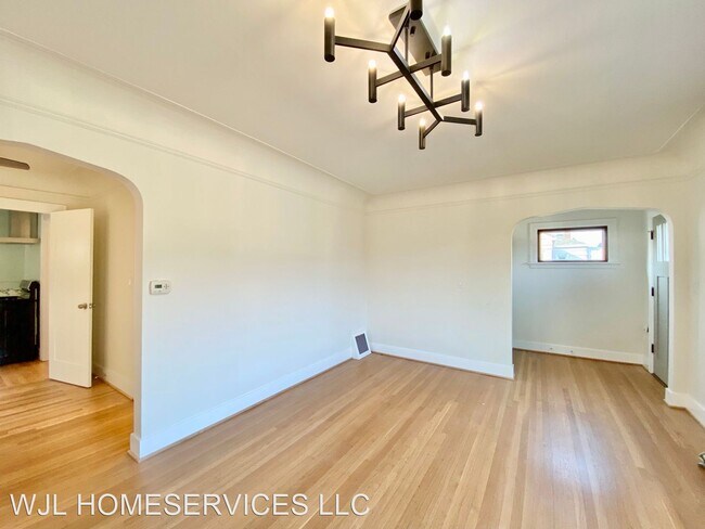 Foto del edificio - 5 br, 3 bath House - 7721 Dibble Ave NW