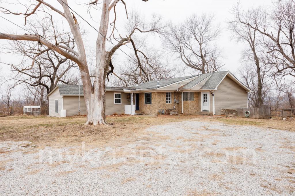 6916 Berry Rd House for Rent in Kansas City, KS