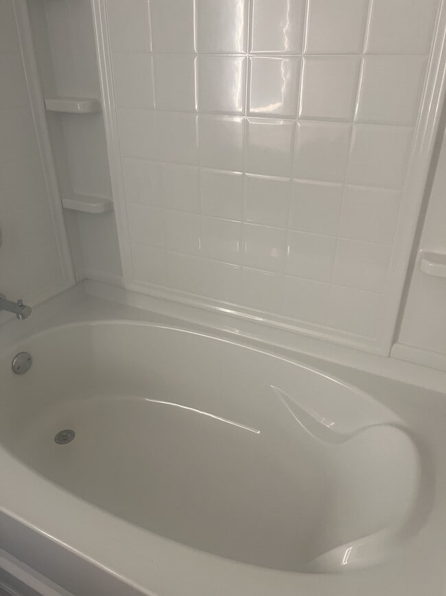 bathtub - Vantage on the Park