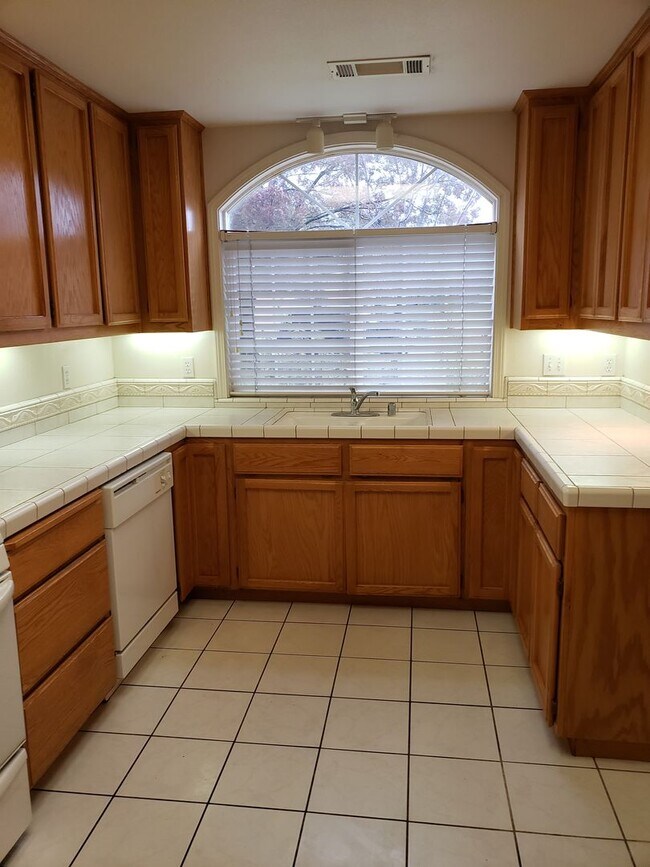 Foto del edificio - 881 Cally Ct