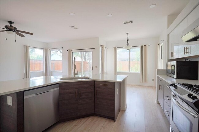 Foto del edificio - 9625 Copper Creek Dr