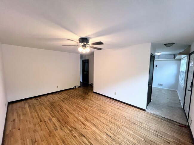 Foto del edificio - 4651 Manchester Rd