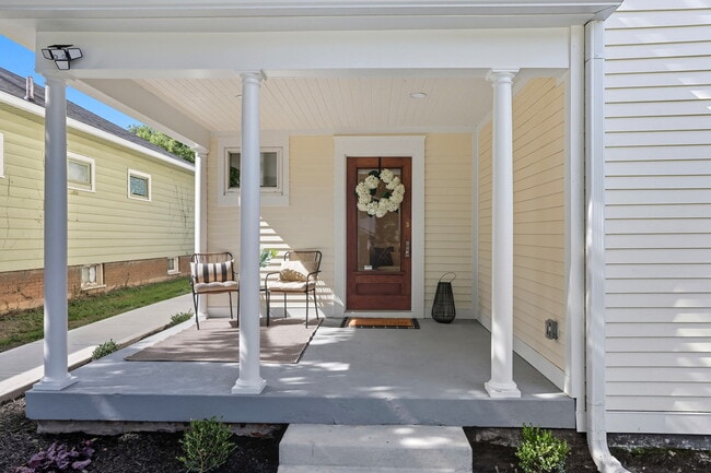 Building Photo - 136 S Spencer Ave