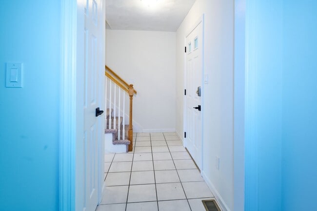 Building Photo - 3017 Fairchild Ln