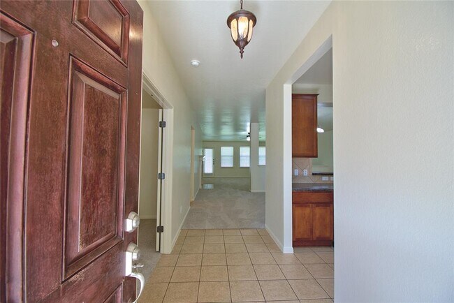 Building Photo - 7749 Squirrel Hollow Dr