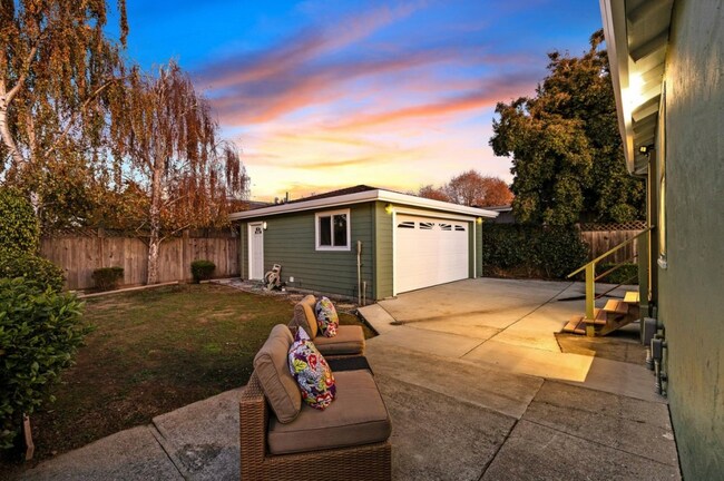 Foto del edificio - 330 Cuardo Ave