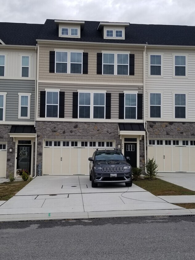 Foto principal - 508 Iron Gate Rd