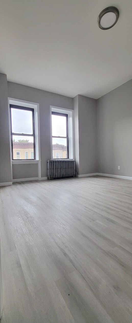 Building Photo - 357 57th St