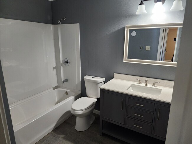 Foto del edificio - 604 Zoe Cir