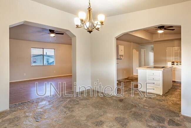 Building Photo - 3281 E Desert Dr
