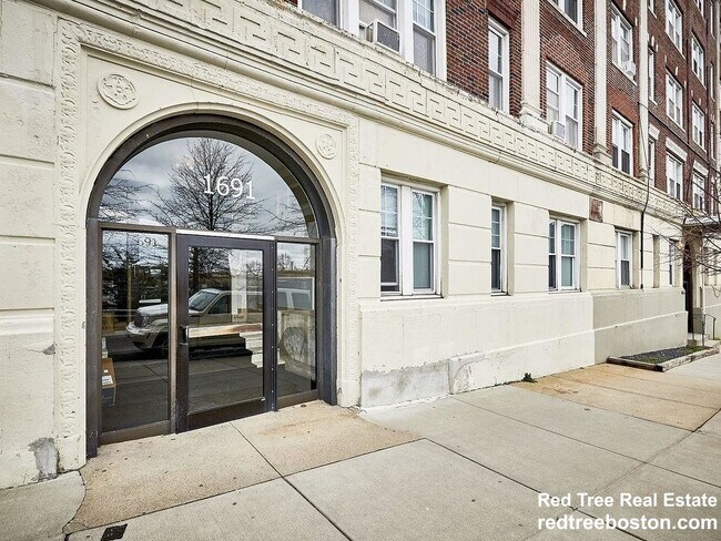 Foto del edificio - 1691 Commonwealth Ave