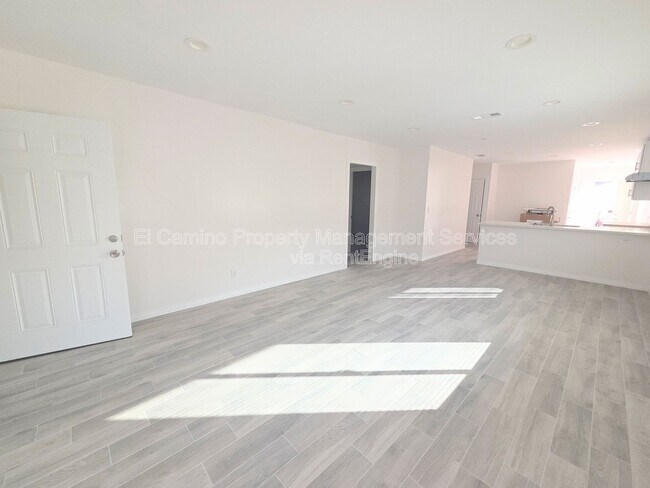 Foto del edificio - 4064 E 60th St