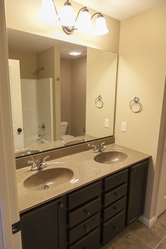 Master Bathroom - 3612 Chardonnay Ct