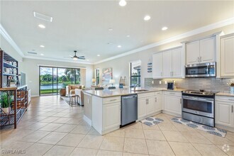 Building Photo - 11520 Summerview Way