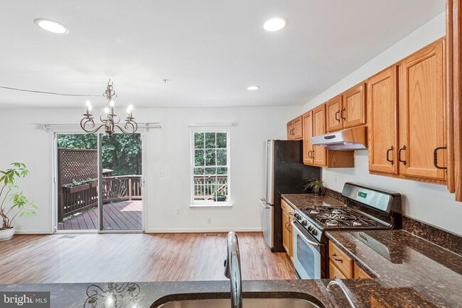 Building Photo - 616 Bellerive Ct